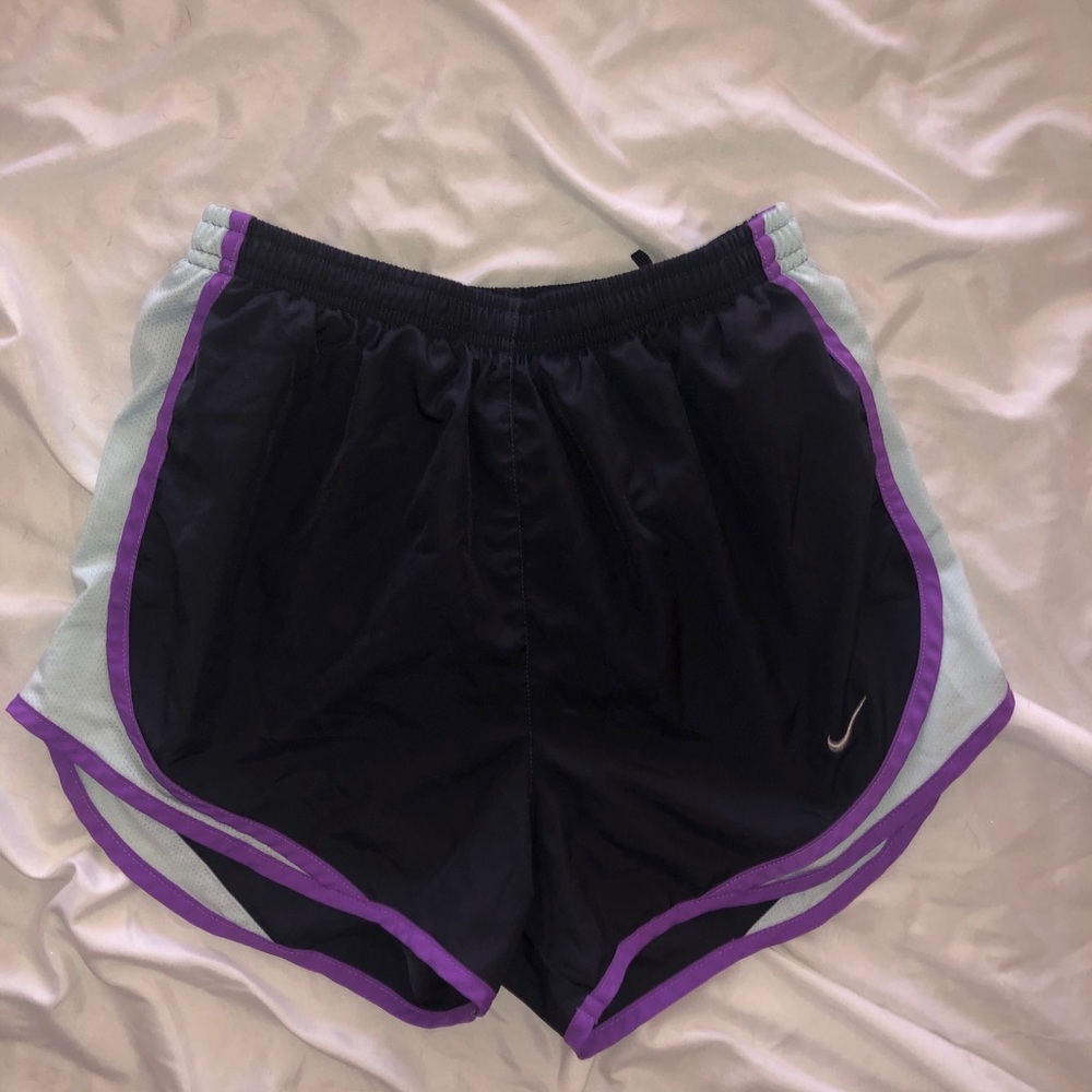 Nike shorts size small